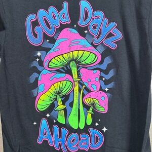 DOM Good Dayz Ahead Mushroom Graphic T-Shirt Mens Small Black Neon AG19196-BLACK